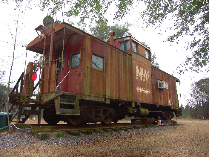 High class caboose has satelitte TV